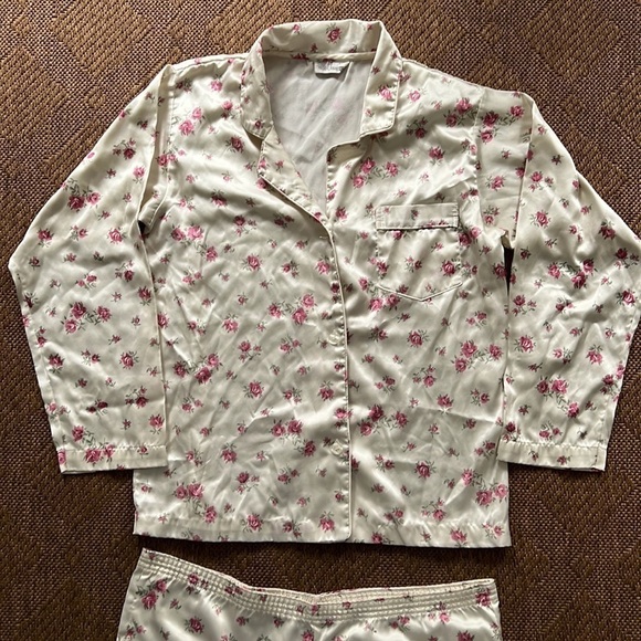 Vintage Character Satin Silky Rosebud Pajama Top and Bottom size small - Picture 2 of 8